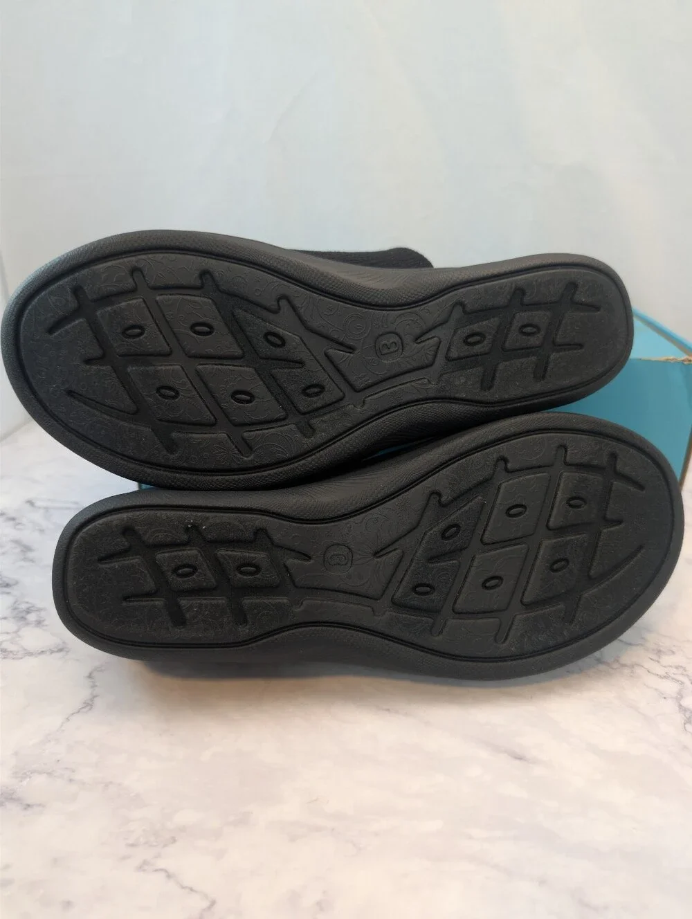 Bzees Smile II Womens Wedge Sandals Sz 10 Wide Black